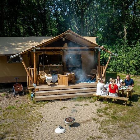 Отель Landal Gooise Heide Хюйцен Экстерьер фото