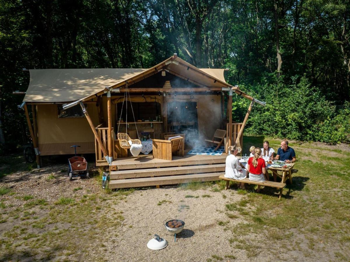 Отель Landal Gooise Heide Хюйцен Экстерьер фото